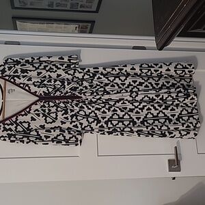 Sangria v-neck graphic print dress size 16